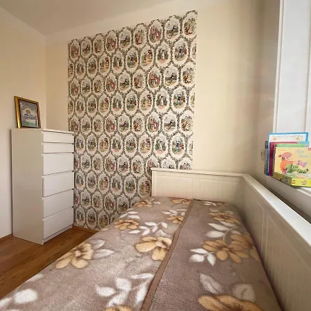 Family-friendly Close To Downtown With Private Parking! Апартаменты